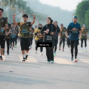 Runner Photo 6424003