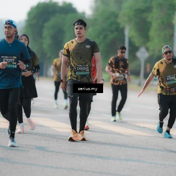 Runner Photo 6424034