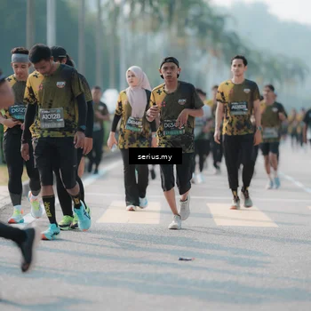 Runner Photo 6424182