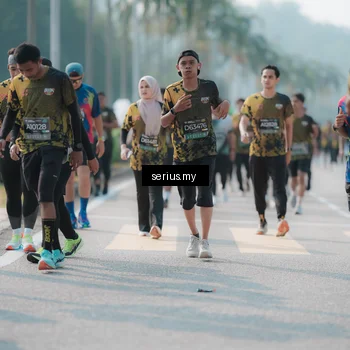 Runner Photo 6424202