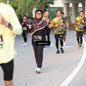 Runner Photo 6424214