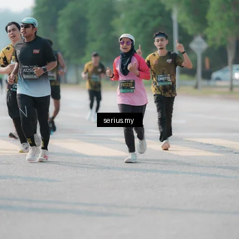 Runner Photo 6424344