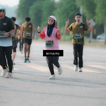 Runner Photo 6424355