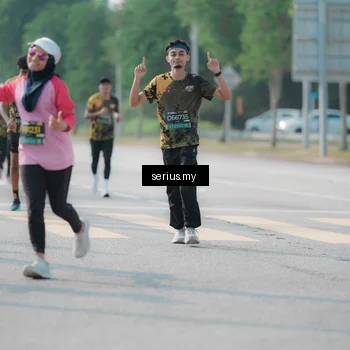 Runner Photo 6424365