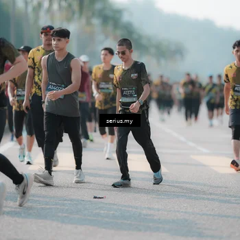 Runner Photo 6424408