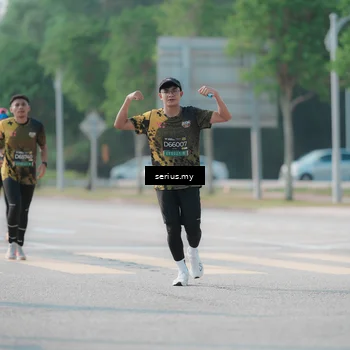 Runner Photo 6424411