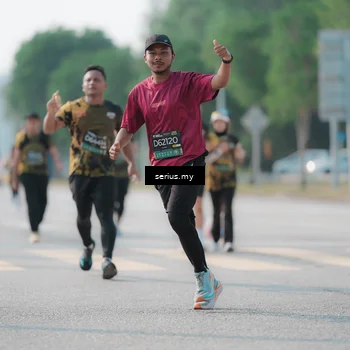 Runner Photo 6424428