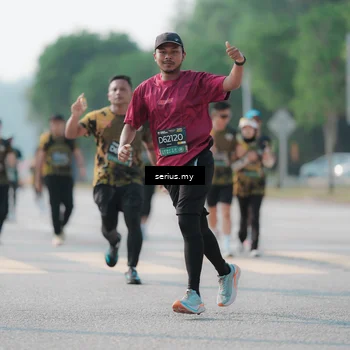 Runner Photo 6424438