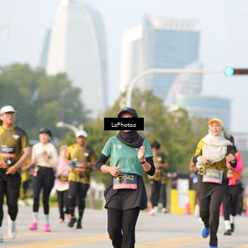Runner Photo 6424721