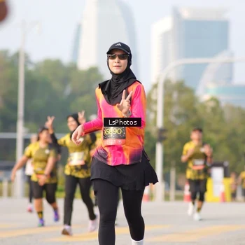 Runner Photo 6424915