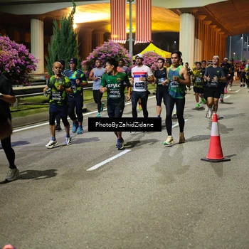 Runner Photo 6424972