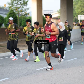 Runner Photo 6425015