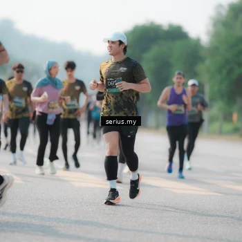 Runner Photo 6425263