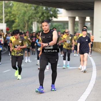 Runner Photo 6425400