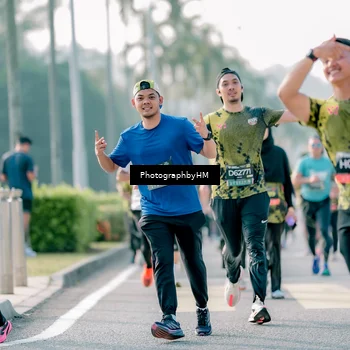 Runner Photo 6425636