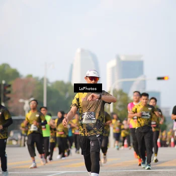 Runner Photo 6425672