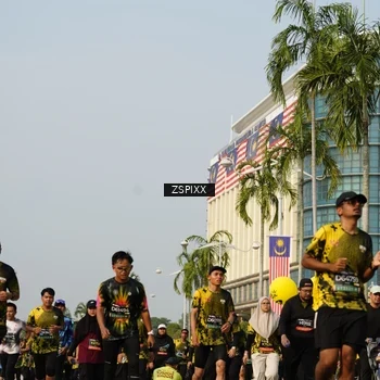 Runner Photo 6425799