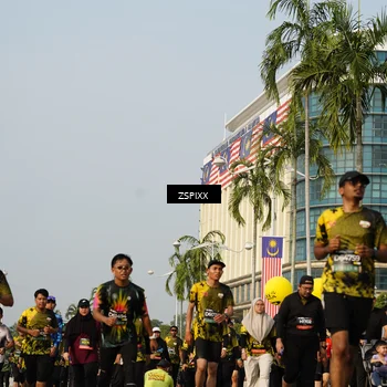 Runner Photo 6425800