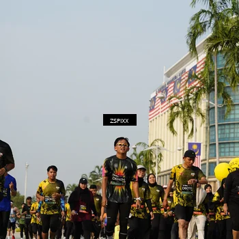Runner Photo 6425855