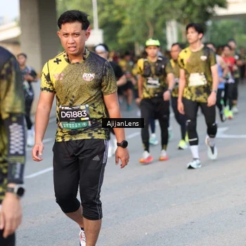 Runner Photo 6425978