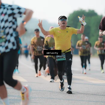 Runner Photo 6426003
