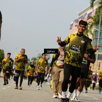Runner Photo 6426083