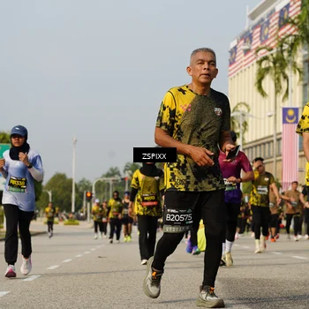 Runner Photo 6426159