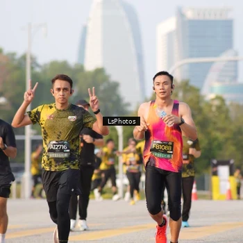 Runner Photo 6426223