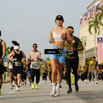 Runner Photo 6426347