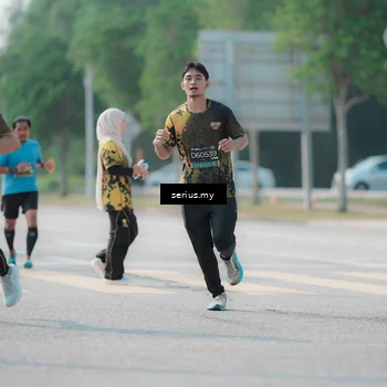 Runner Photo 6426359