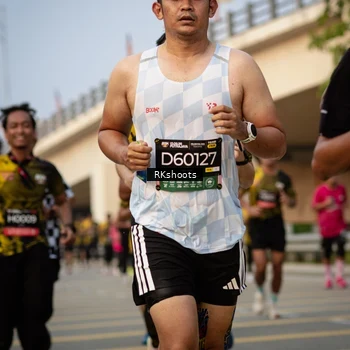 Runner Photo 6426489