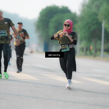 Runner Photo 6426573