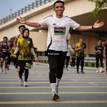 Runner Photo 6426642