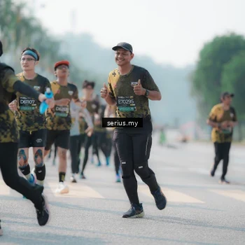 Runner Photo 6426685