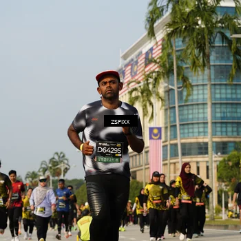 Runner Photo 6426900