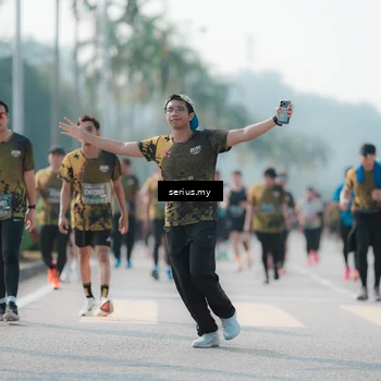 Runner Photo 6427023