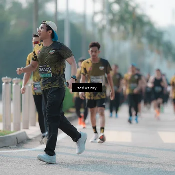 Runner Photo 6427033