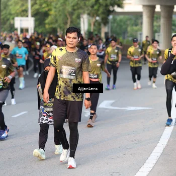 Runner Photo 6427102
