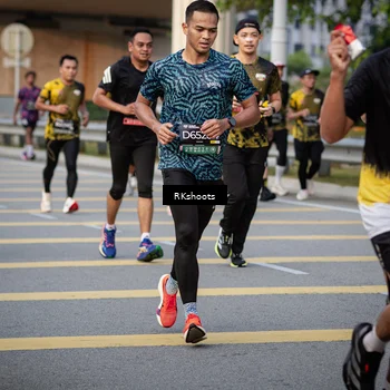 Runner Photo 6427135
