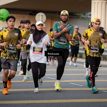 Runner Photo 6427350