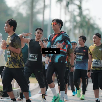 Runner Photo 6427381