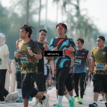 Runner Photo 6427389