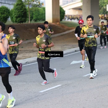 Runner Photo 6427534