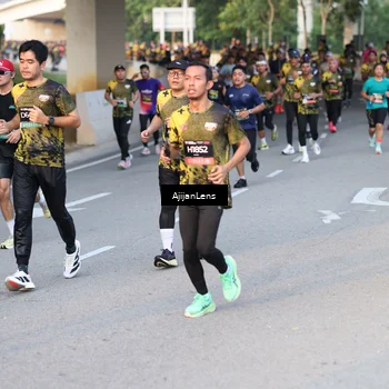 Runner Photo 6427542