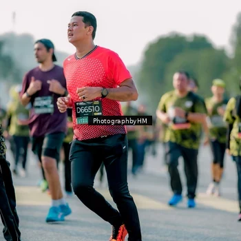 Runner Photo 6427811