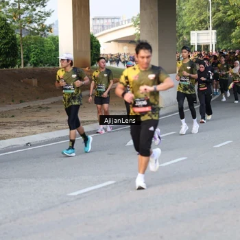 Runner Photo 6427881