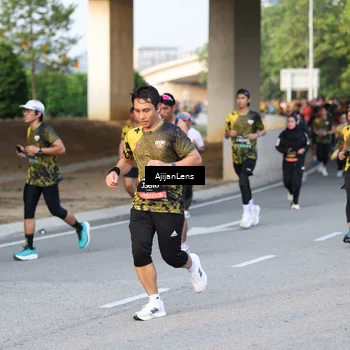 Runner Photo 6427910