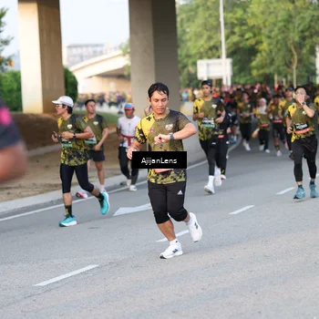 Runner Photo 6427933