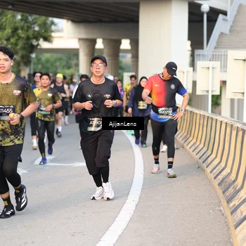 Runner Photo 6428042