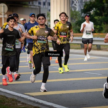 Runner Photo 6428073
